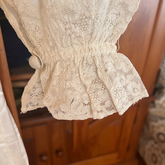 Gorgeous hand stitched 1900’s silk lace dressing gown. - Picture 6 of 8